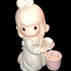 Precious Moments Enesco figurine “It’s No Secret What God Can Do” VTG -1993